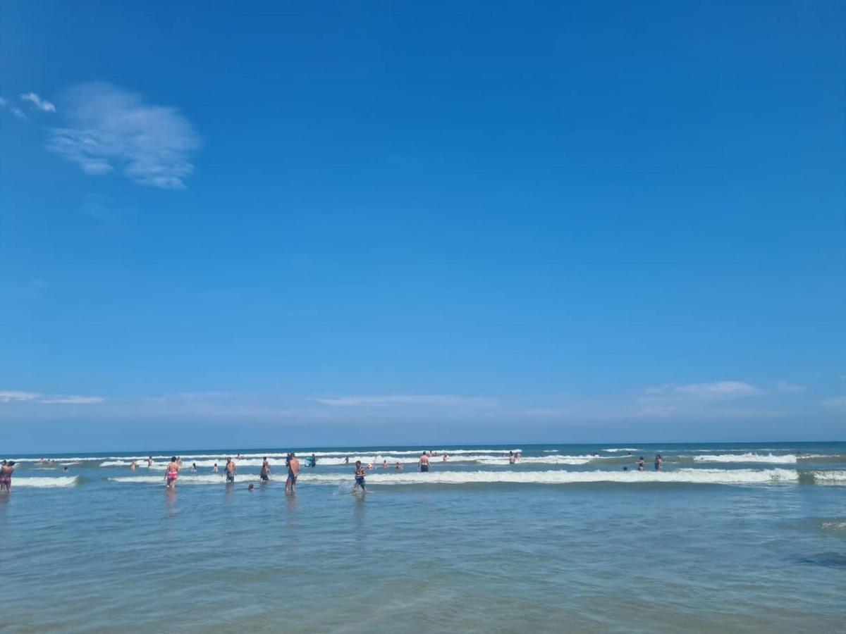Apto A 50M Da Praia, Com Ar Condicionado, Wifi , Portaria 24H Praia Grande  Buitenkant foto